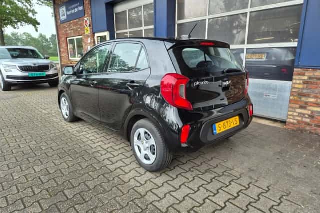 Kia Picanto (2023) thumbnail 5