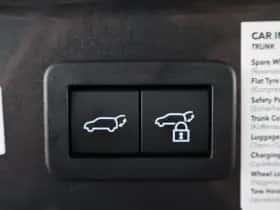Toyota C-HR (2024) thumbnail 32
