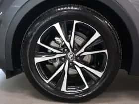Toyota C-HR (2024) thumbnail 5