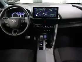 Toyota C-HR (2024) thumbnail 7
