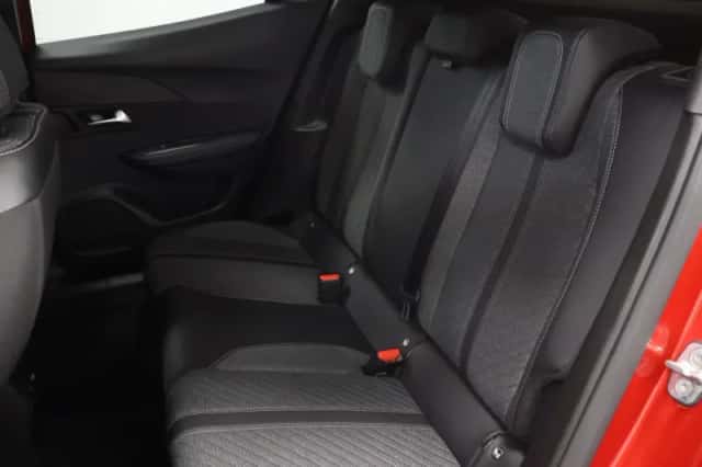 Peugeot 2008 (2025) thumbnail 3