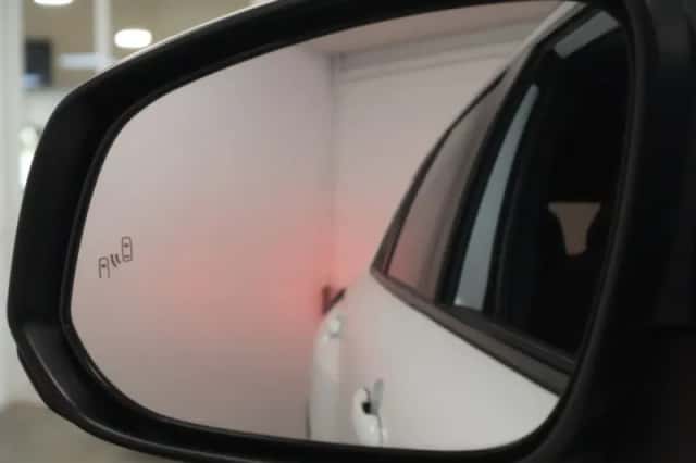 Toyota Corolla (2024) thumbnail 15