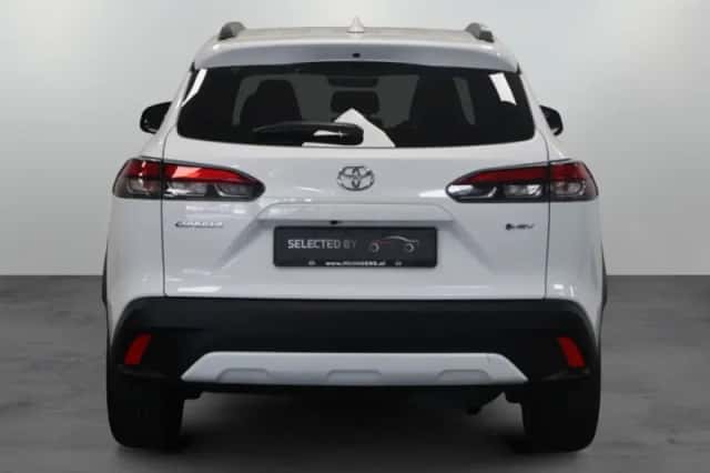 Toyota Corolla (2024) thumbnail 4