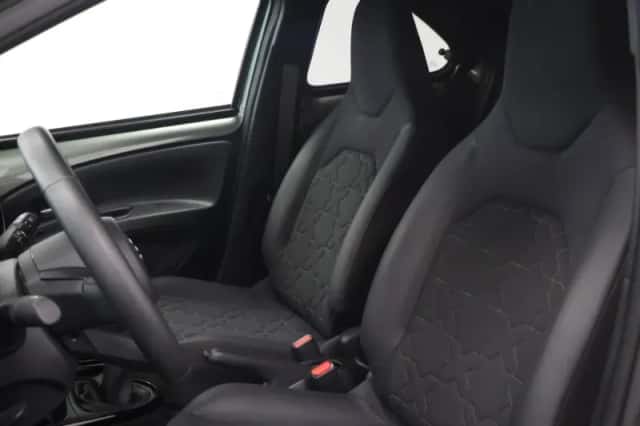 Toyota Aygo X (2023) thumbnail 6