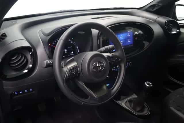 Toyota Aygo X (2023) thumbnail 8