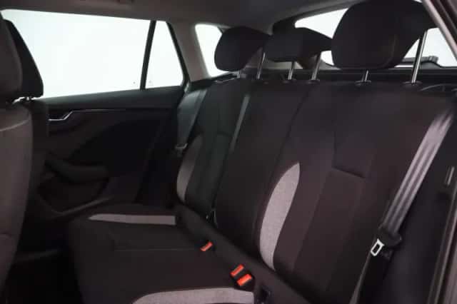 Škoda Kamiq (2020) thumbnail 8