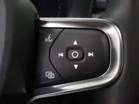 Volvo XC40 (2022) thumbnail 11