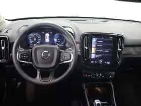 Volvo XC40 (2022) thumbnail 9