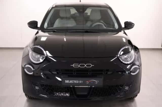 Fiat 600 (2024) thumbnail 2