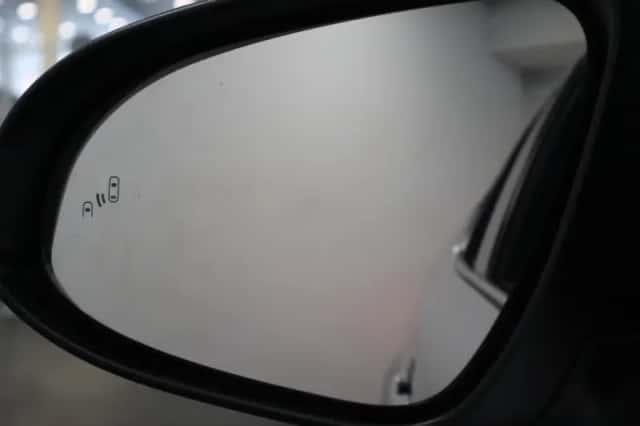 Toyota C-HR (2020) thumbnail 20