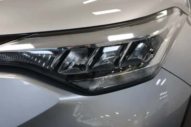 Toyota C-HR (2020) thumbnail 22