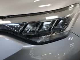 Toyota C-HR (2020) thumbnail 22