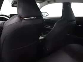 Toyota C-HR (2020) thumbnail 6