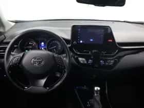 Toyota C-HR (2020) thumbnail 10