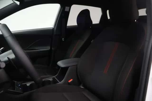 Hyundai Kona (2024) thumbnail 8