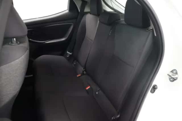 Toyota Yaris (2020) thumbnail 6