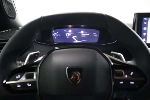 Peugeot 2008 (2025) thumbnail 18