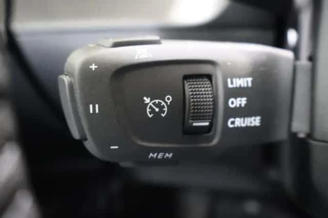 Peugeot 2008 (2025) thumbnail 23