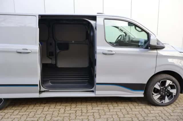 Ford E-Transit Custom (2025) thumbnail 27