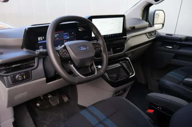 Ford E-Transit Custom (2025) thumbnail 6