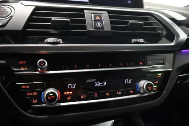 BMW X3 (2017) thumbnail 17