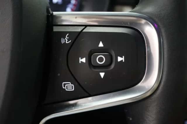 Volvo XC40 (2019) thumbnail 11