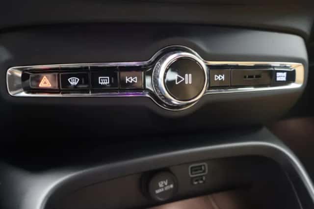 Volvo XC40 (2019) thumbnail 17
