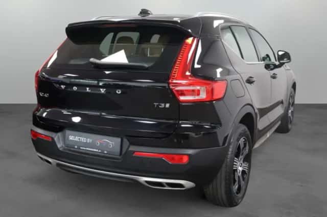 Volvo XC40 (2019) thumbnail 3