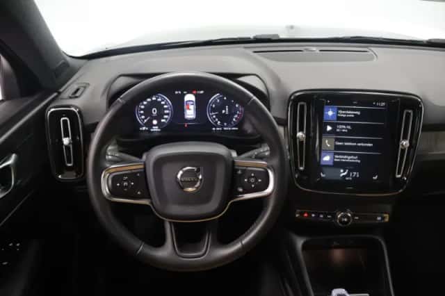 Volvo XC40 (2019) thumbnail 8