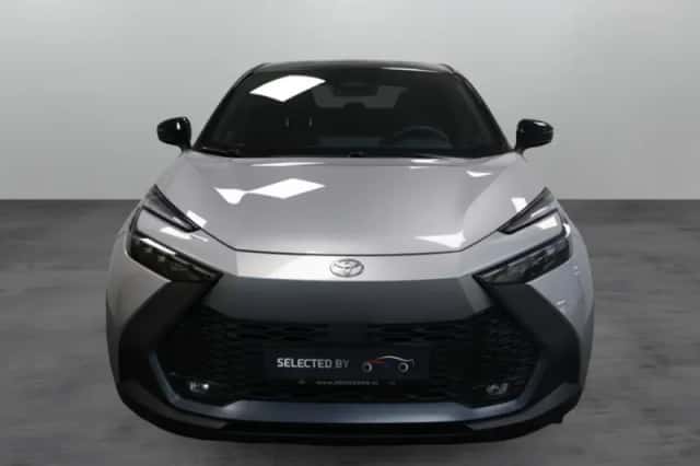 Toyota C-HR (2024) thumbnail 2