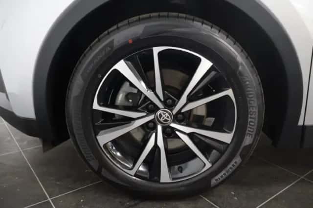 Toyota C-HR (2024) thumbnail 32
