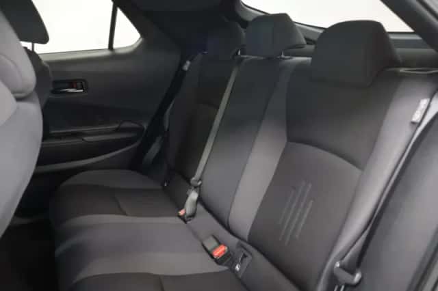 Toyota C-HR (2024) thumbnail 6