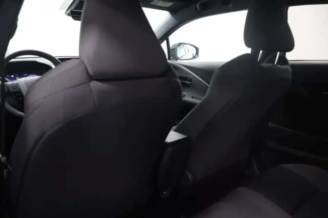 Toyota C-HR (2024) thumbnail 7