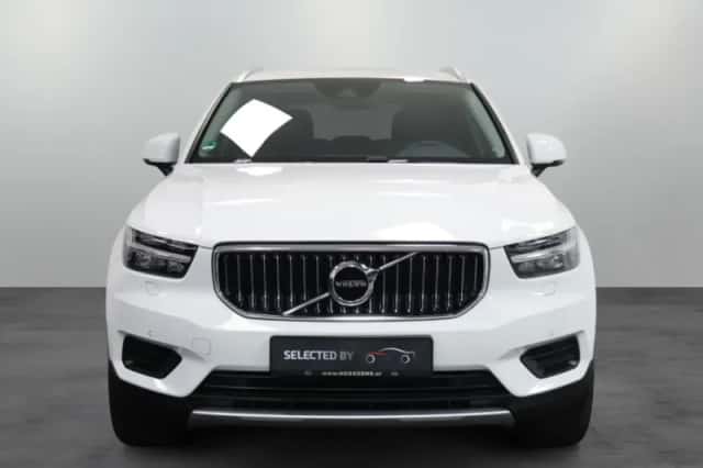 Volvo XC40 (2022) thumbnail 2