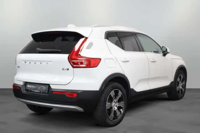 Volvo XC40 (2022) thumbnail 3