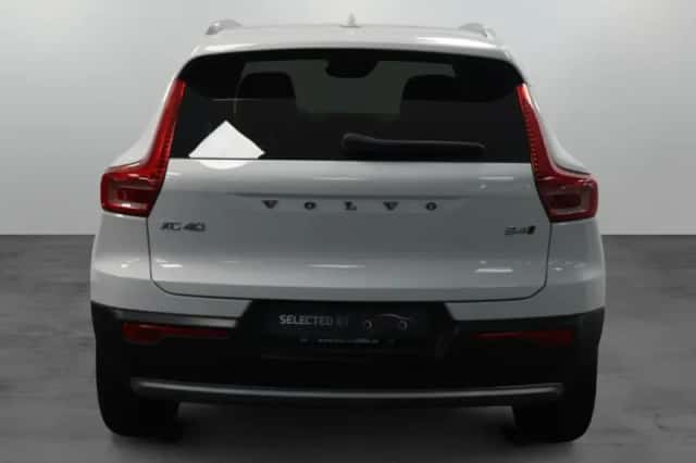 Volvo XC40 (2022) thumbnail 3
