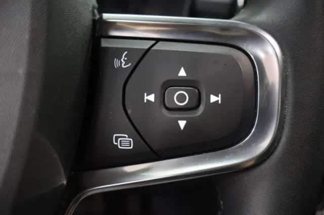 Volvo XC40 (2022) thumbnail 10