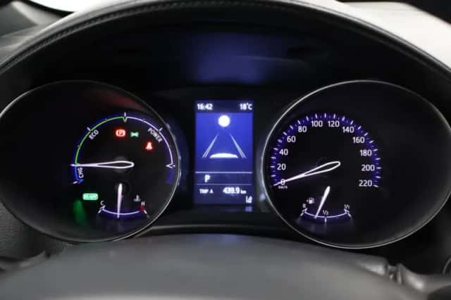Toyota C-HR (2020) thumbnail 5