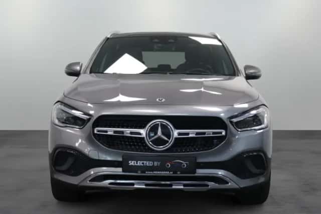Mercedes-Benz GLA (2020) thumbnail 2