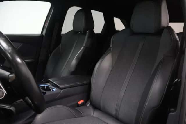 Peugeot 3008 (2016) thumbnail 5