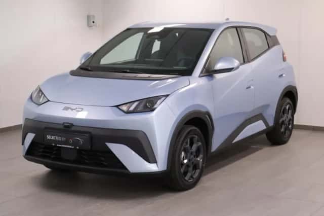 BYD Dolphin (2025) thumbnail 1