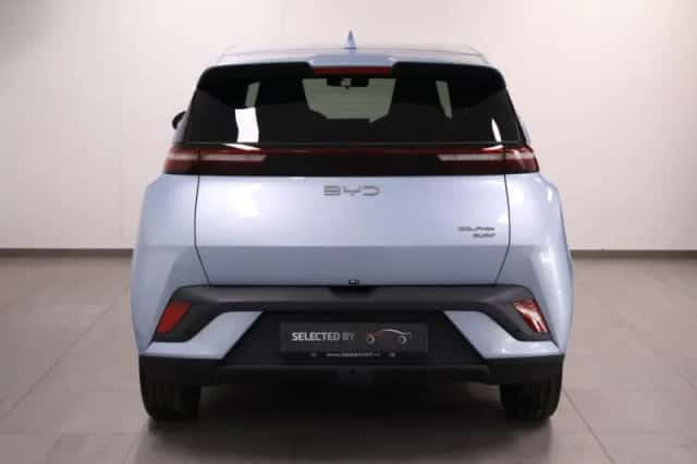 BYD Dolphin (2025) thumbnail 4