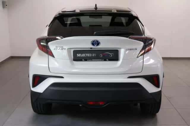 Toyota C-HR (2018) thumbnail 4
