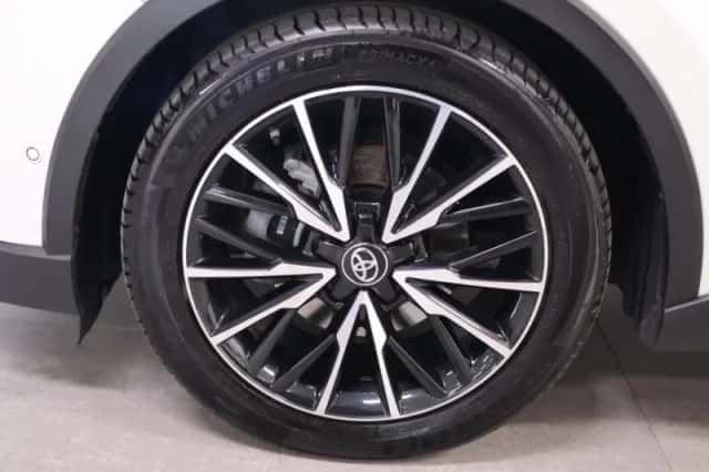 Toyota C-HR (2018) thumbnail 5