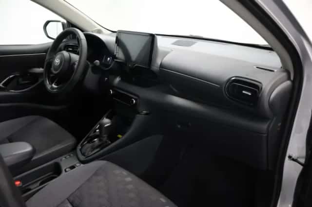 Toyota Yaris (2025) thumbnail 11