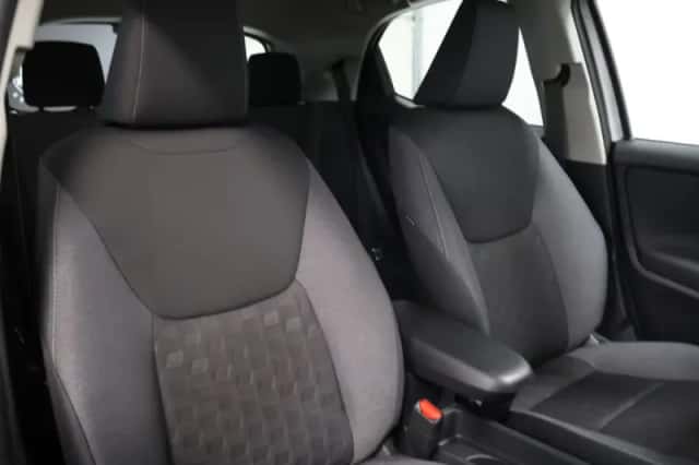 Toyota Yaris (2025) thumbnail 12