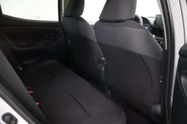 Toyota Yaris (2025) thumbnail 13