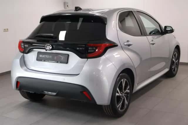 Toyota Yaris (2025) thumbnail 3