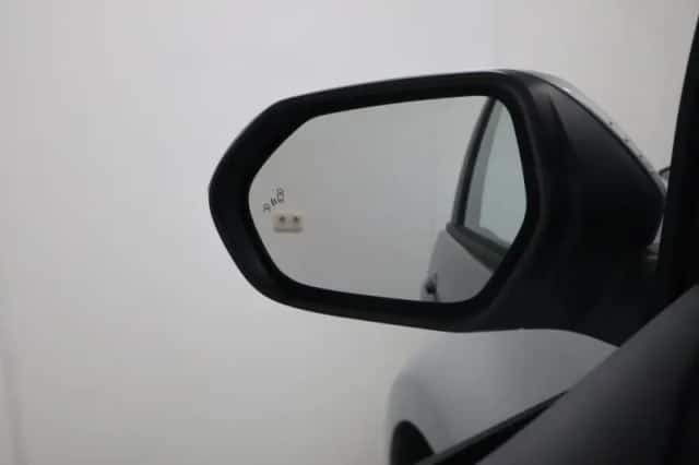 Toyota Yaris (2025) thumbnail 32