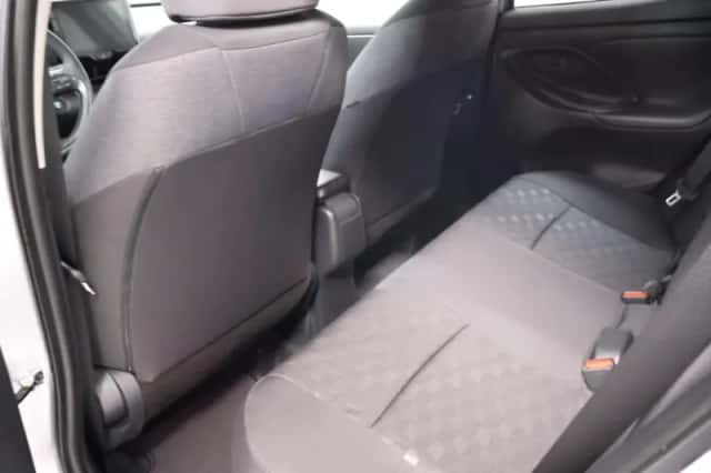 Toyota Yaris (2025) thumbnail 9